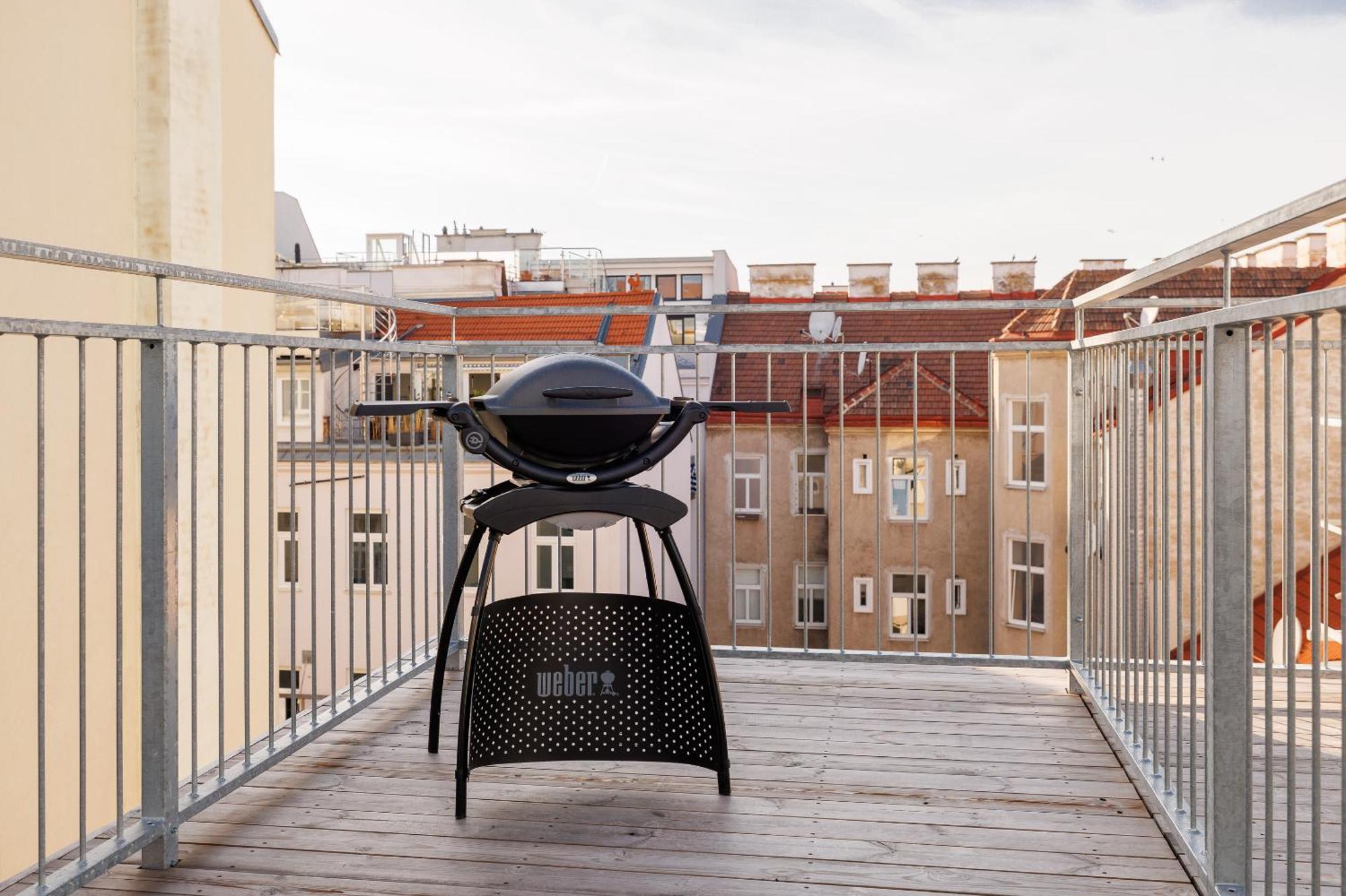 Symphony Apartments 42 - Modern Loft With Terrace And Grill In Central Location Вена Экстерьер фото